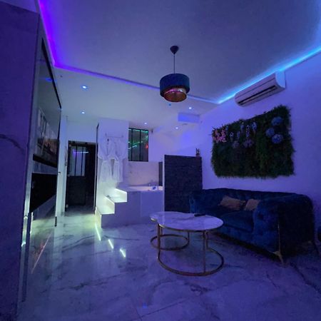 Le Blue Daire Aubervilliers Dış mekan fotoğraf
