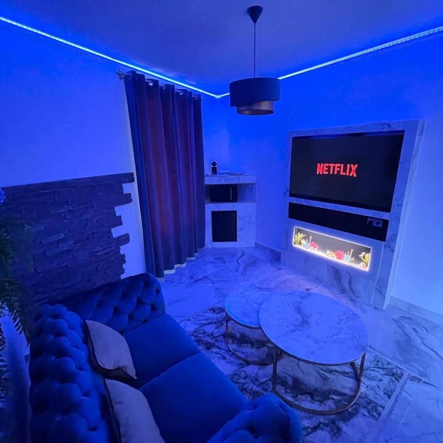 Le Blue Daire Aubervilliers Dış mekan fotoğraf