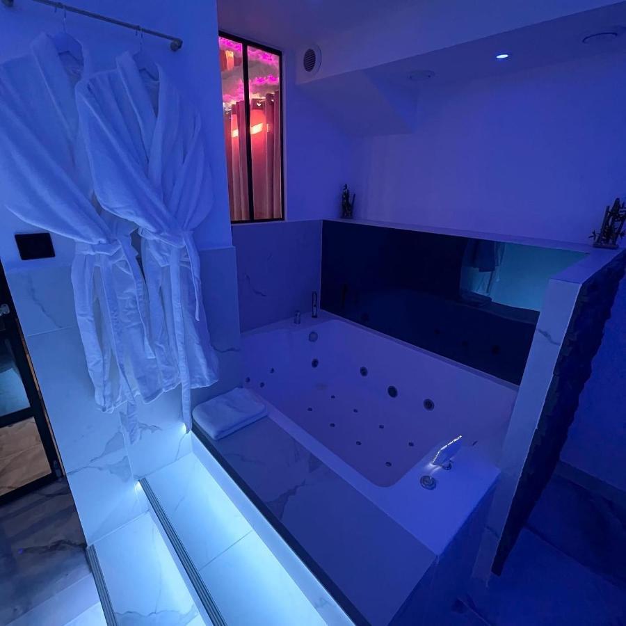 Le Blue Daire Aubervilliers Dış mekan fotoğraf